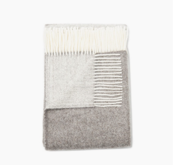 ARVO wool blanket    130x180+fringes グレー Arvo Grey Woven Tasselled Throw | Feather Throws | HÖEM